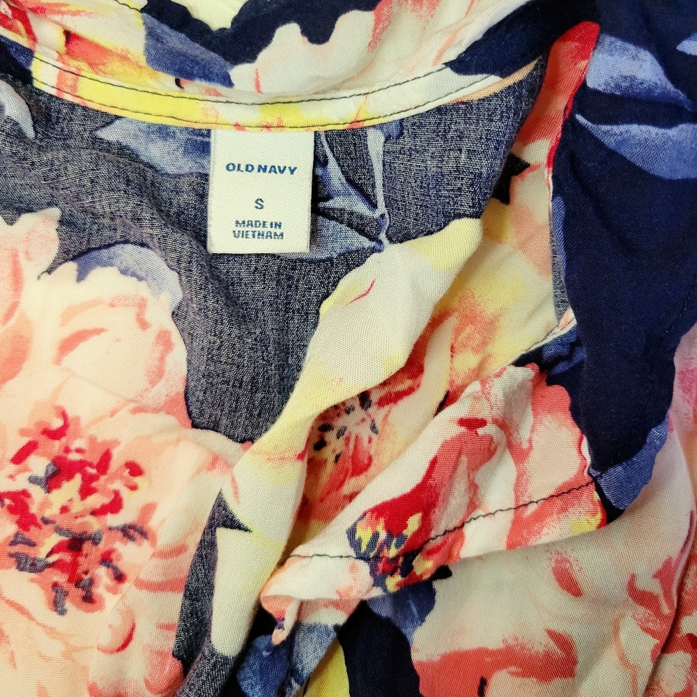 Old Navy Ruffled Midi Wrap Dress - Picture 8 of 11